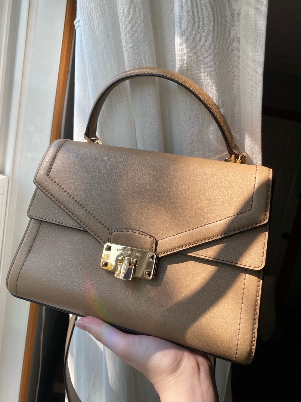 ✨ Michael Kors Kinsley Leather Satchel Bag ✨